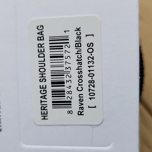 Herschel Heritage Shoulder bag in Raven Crosshatch/Back - Picture 7 of 9